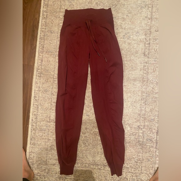 Lululemon joggers - Picture 1 of 3
